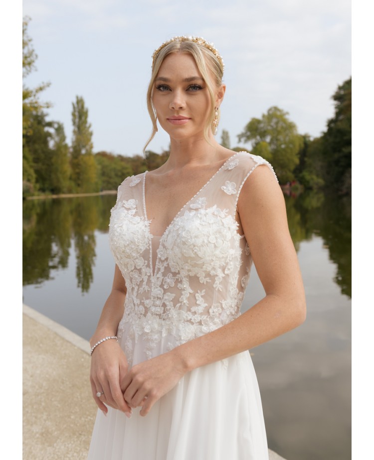 Robe de mariée Coupe en A  décolleté V échancré