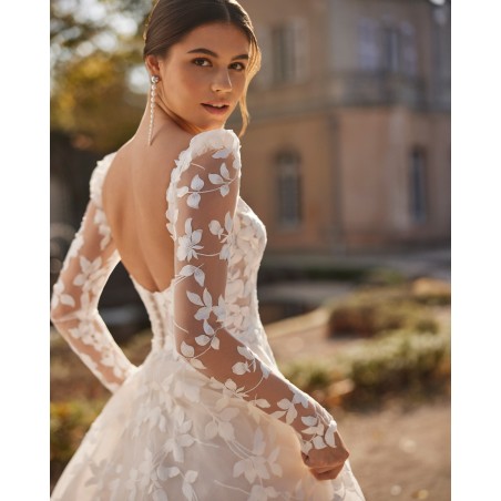 Robe de mariée ligne A en tulle et dentelle – Rosa Clará