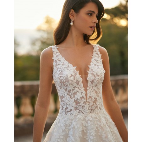 Robe de mariée ligne A en tulle avec dentelle perlée – Décolleté profond & dos ouvert | Rosa Clará