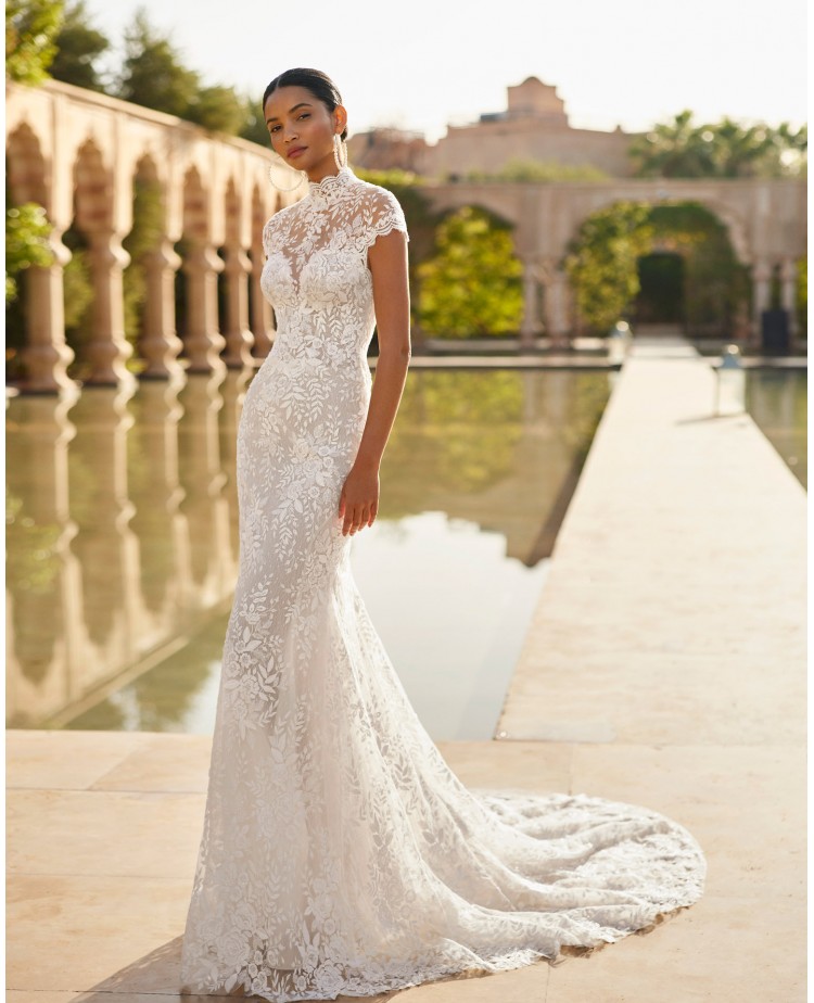 Robe de mariée sirène en dentelle avec manches tombantes – Rosa Clará Haute Couture
