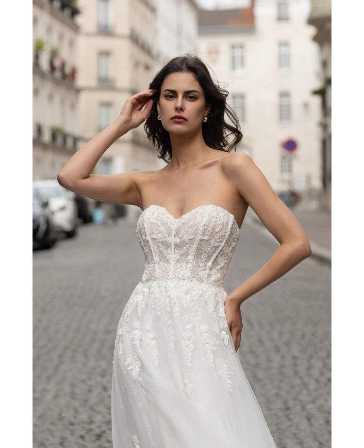 Robe de mariée bustier en tulle et dentelle – Légèreté romantique
