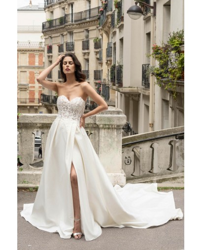 Robe de mariée bustier fendue en satin et dentelle – Modernité sensuelle