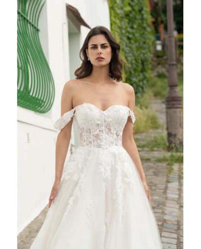 Robe de mariée bustier fendue en satin et dentelle – Modernité sensuelle