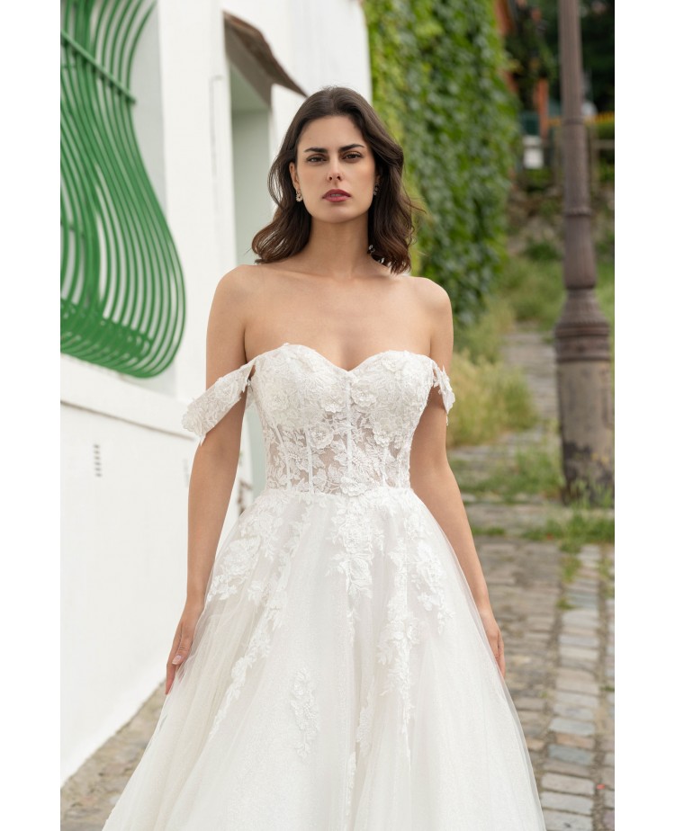 Robe de mariée bustier fendue en satin et dentelle – Modernité sensuelle