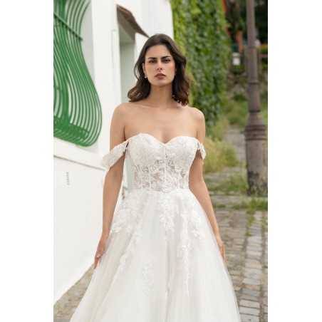 Robe de mariée bustier fendue en satin et dentelle – Modernité sensuelle