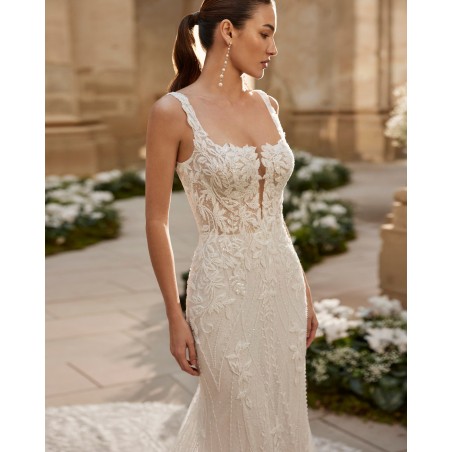 Robe de mariée sirène en dentelle avec bretelles et traîne spectaculaire