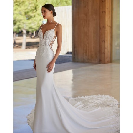 Robe de mariée sirène en crêpe et dentelle avec décolleté profond et dos illusion