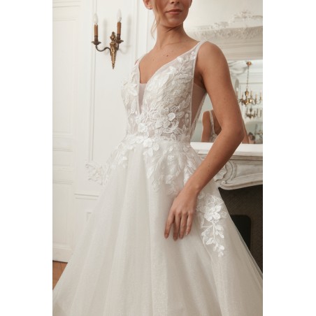 Robe de mariée A-line en tulle pailleté et dentelle florale – Décolleté plongeant