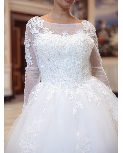 Robe-princesse-manches-longues-avec-traine-2021-ivoire