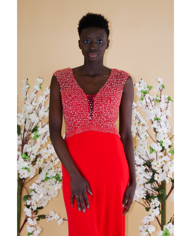 Robe rouge fourreau col V