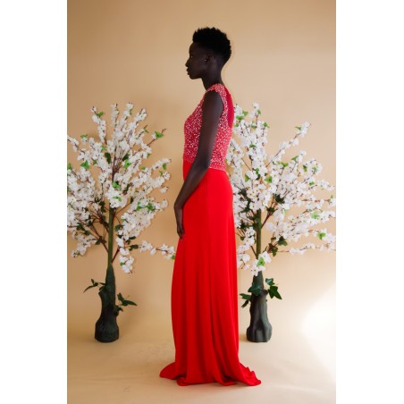 Robe rouge fourreau col V