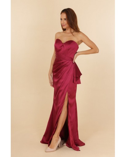 Robe de soirée satinée framboise bustier coupe fourreau avec une fente Promarried