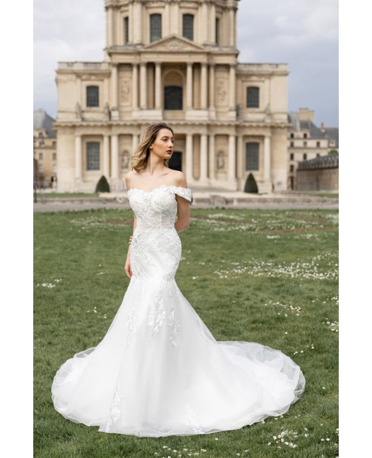 Robe sirène avec traine hors l'épaule