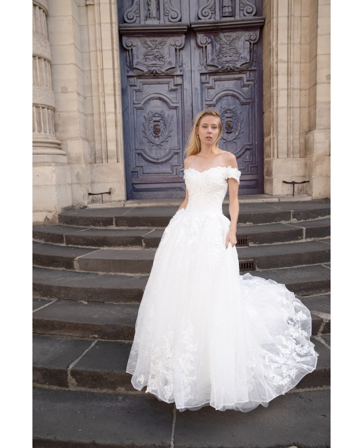 Robe de princesse col bateau