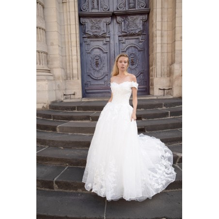 Robe de princesse col bateau