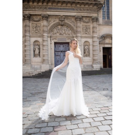Robe de mariée en dentelle tulle et dentelle avec cape