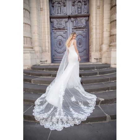 Robe de mariée en dentelle tulle et dentelle avec cape