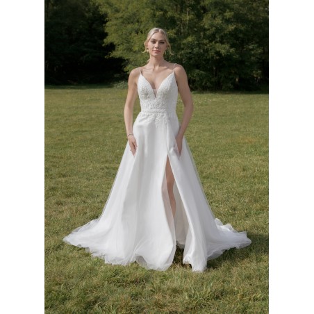 Robe de mariée coupe en A décolleté en V