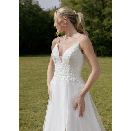Robe de mariée coupe en A décolleté en V