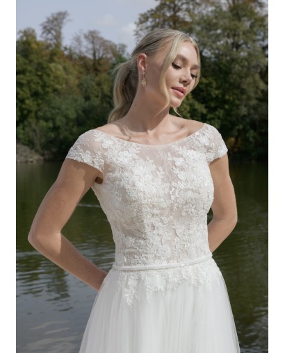 Robe de mariée coupe en A encolure ronde