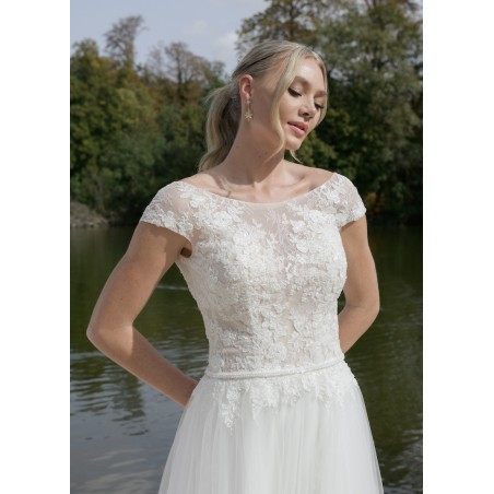 Robe de mariée coupe en A encolure ronde