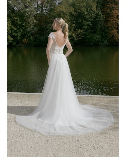 Robe de mariée coupe en A encolure ronde
