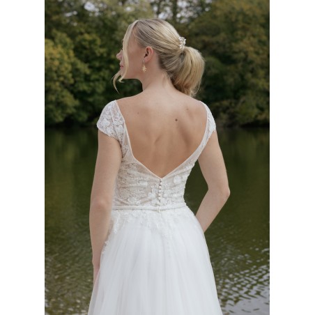 Robe de mariée coupe en A encolure ronde