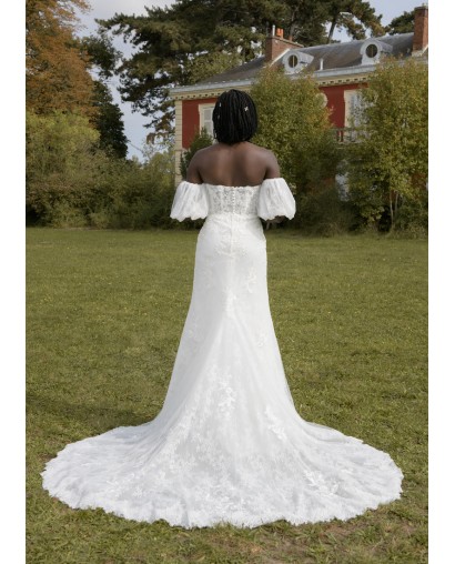 Robe de mariée coupe fourreau bustier