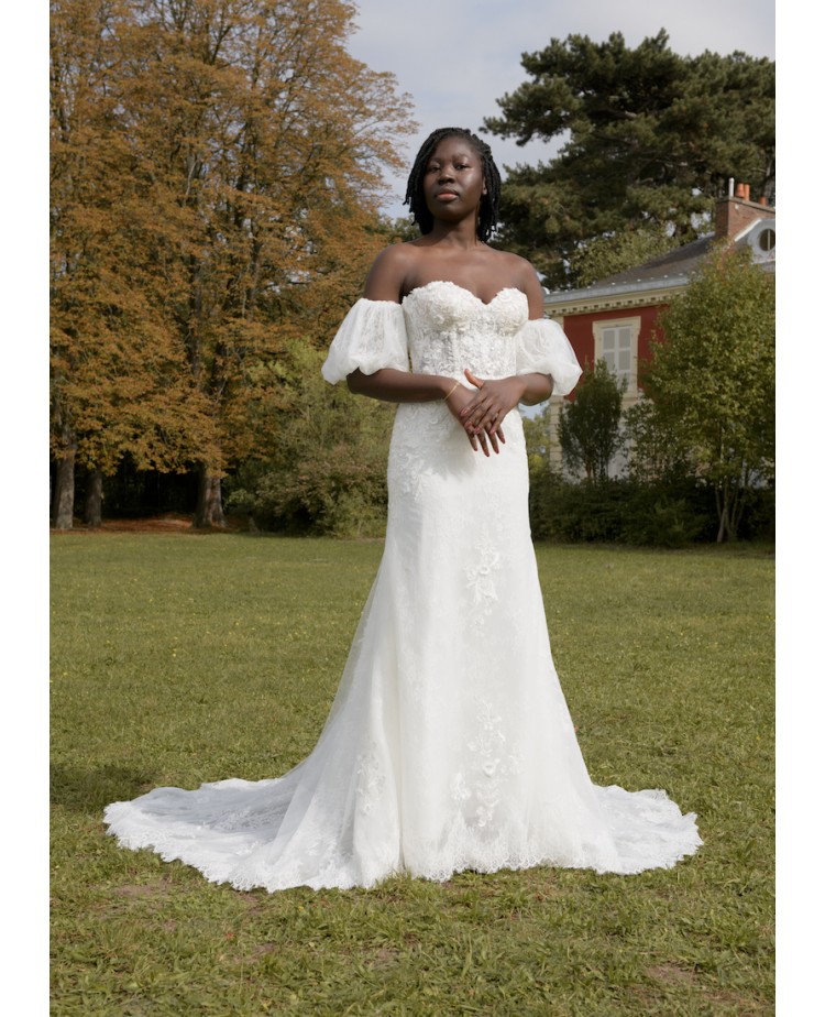 Robe de mariée coupe fourreau bustier