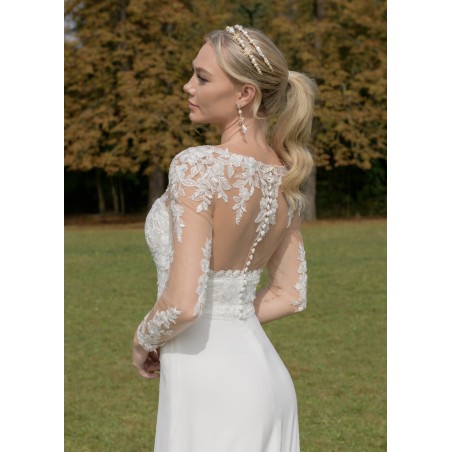 Robe de mariée manches tatouage coupe fourreau