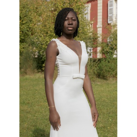 Robe de mariée coupe foureau Décolleté en V échancré