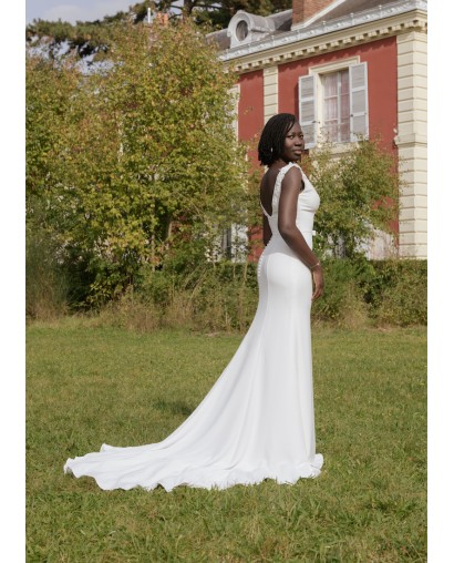 Robe de mariée coupe foureau Décolleté en V échancré