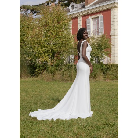 Robe de mariée coupe foureau Décolleté en V échancré