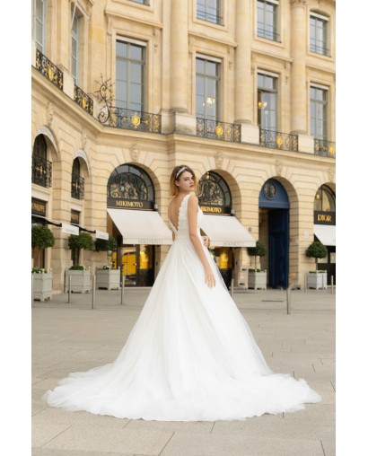 Col échancré en V avec une Coupe princesse