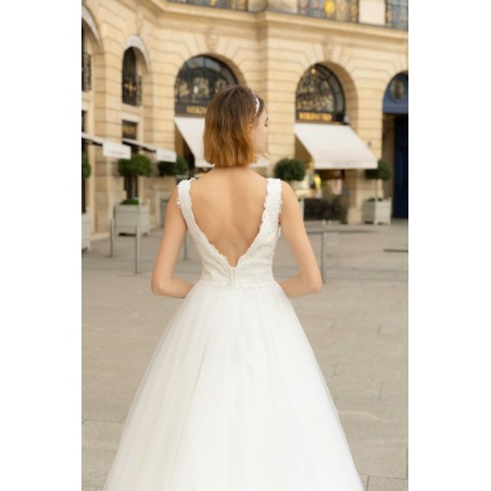 Col échancré en V avec une Coupe princesse