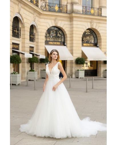 Col échancré en V avec une Coupe princesse