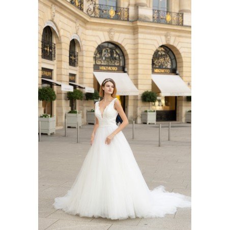 Col échancré en V avec une Coupe princesse