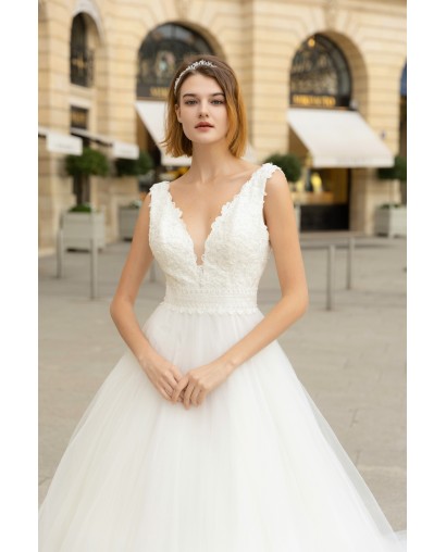 Col échancré en V avec une Coupe princesse