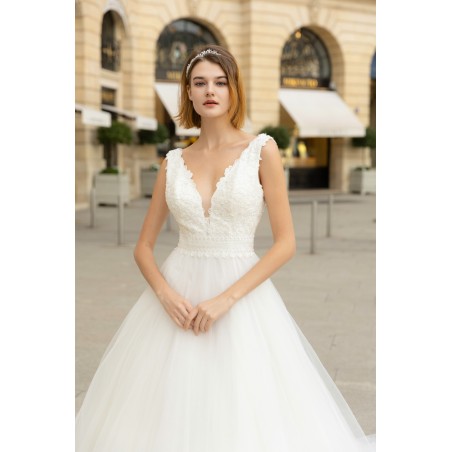 Col échancré en V avec une Coupe princesse