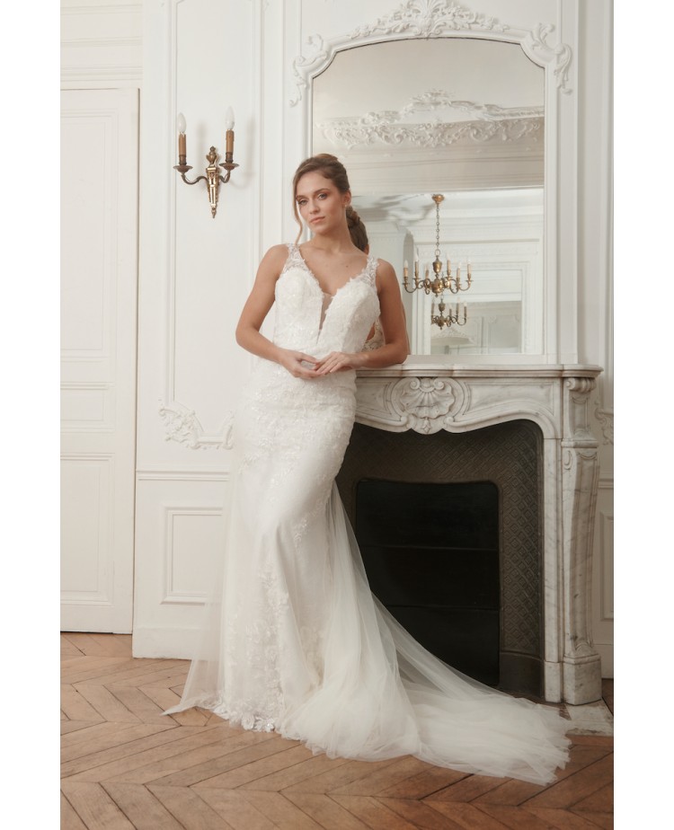 Robe de mariée sirène en dentelle florale – Décolleté plongeant
