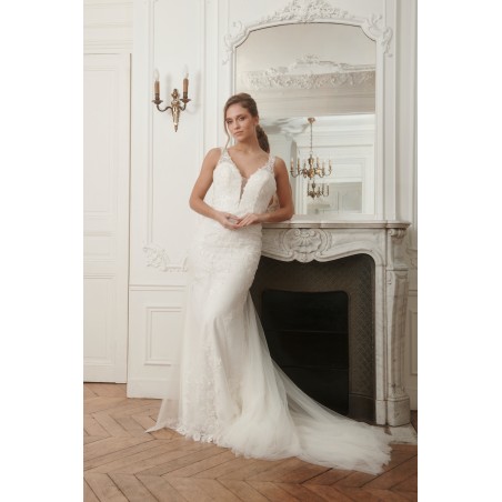 Robe de mariée sirène en dentelle florale – Décolleté plongeant