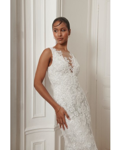 Robe de mariée sirène en dentelle – Dos illusion et traîne florale