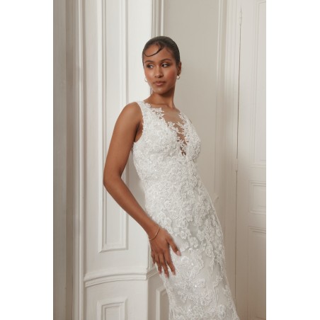 Robe de mariée sirène en dentelle – Dos illusion et traîne florale