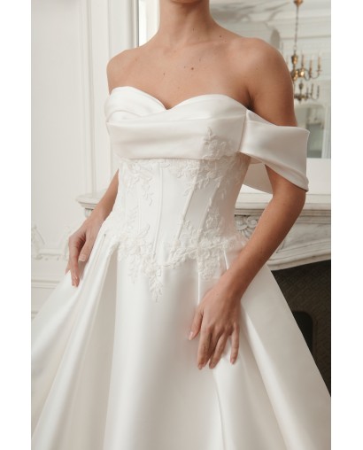Robe de mariée Princesse en satin – Élégance couture épaules dénudées